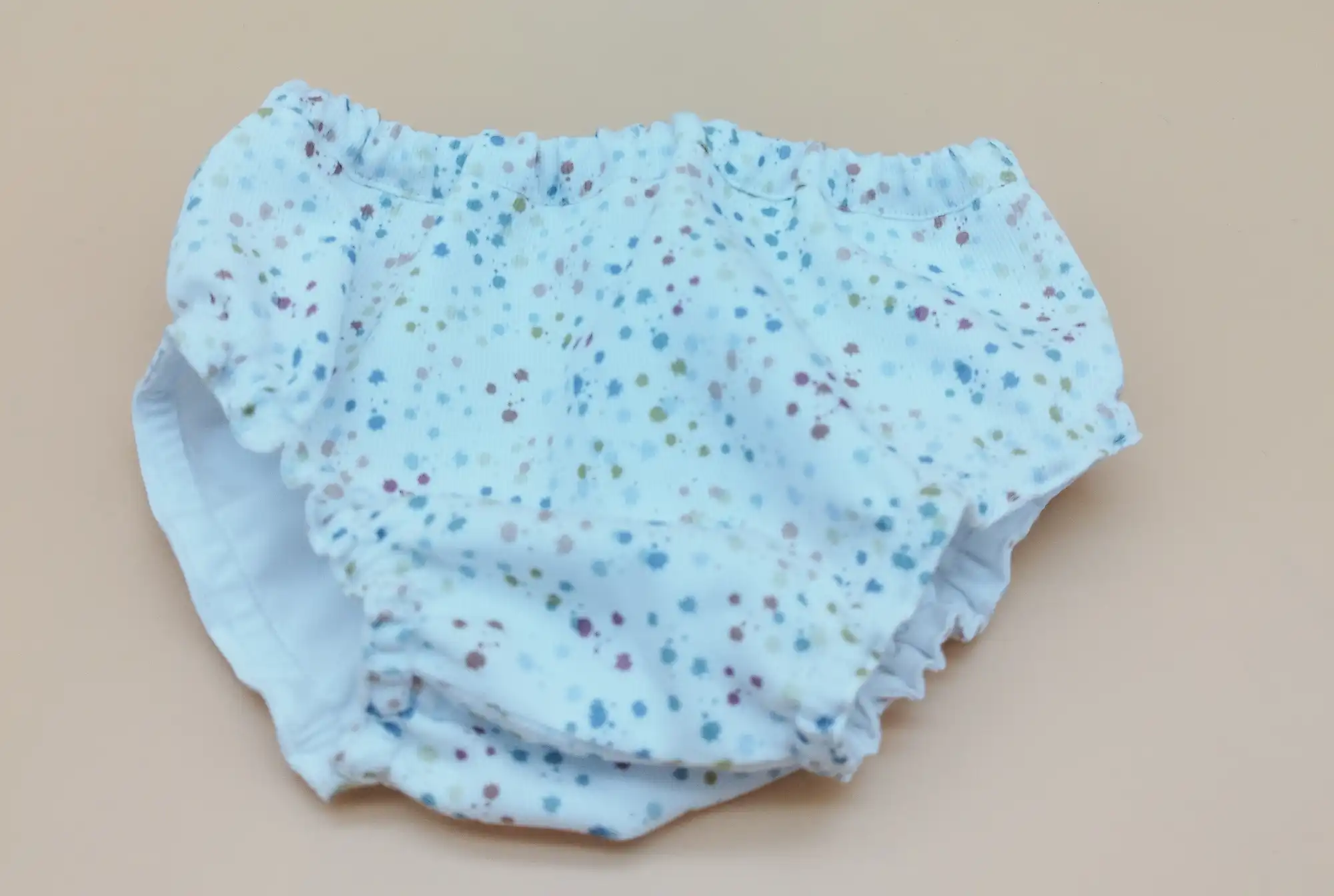 cubre-panal-bebe-personalizado-puntos-colores