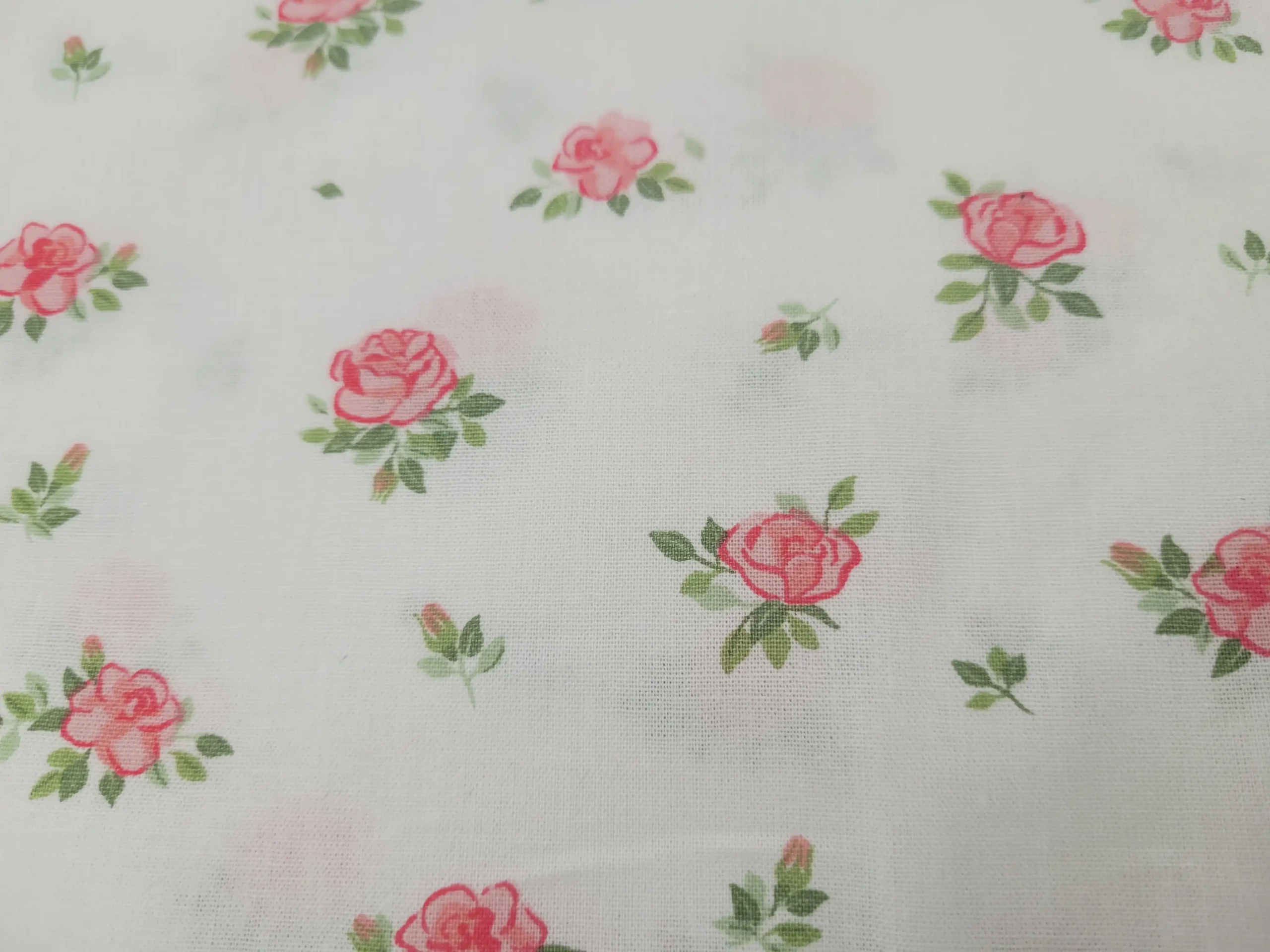 Tela para decoracion flores rosas medianas