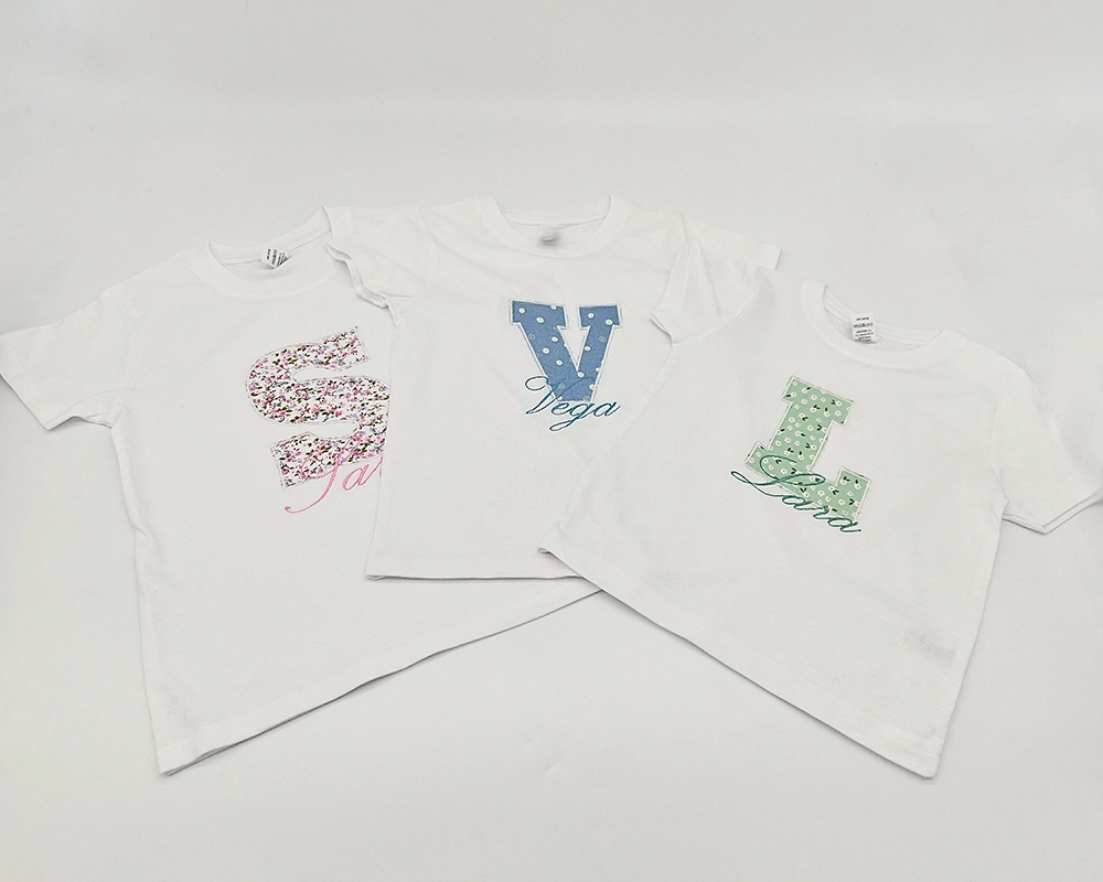 Camiseta de manga corta personalizada con la inicial y nombre